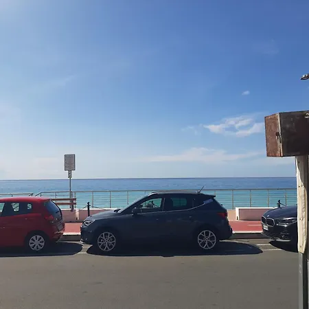 Casa Silvia 아파트 벤티밀리아